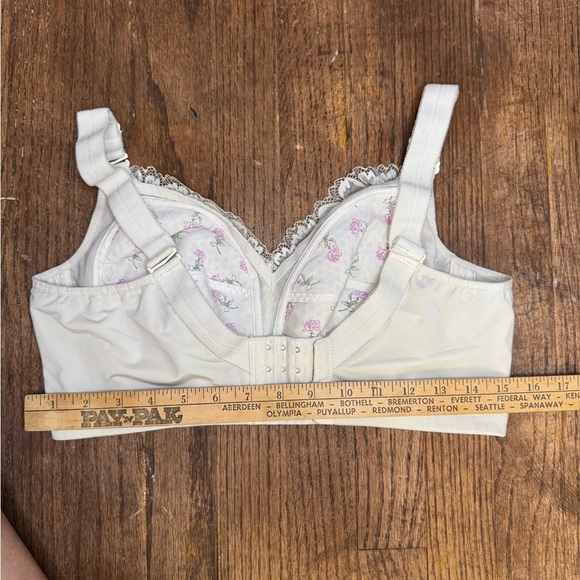 Vintage Romantic Lace Bra – Size 85B (equivalent to US 38B) - Picture 8 of 10
